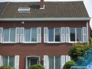 Ramen 7 Houten ramen met sierluiken